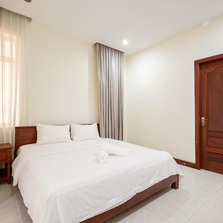 E&V Apartment Phnom Penh Exterior photo