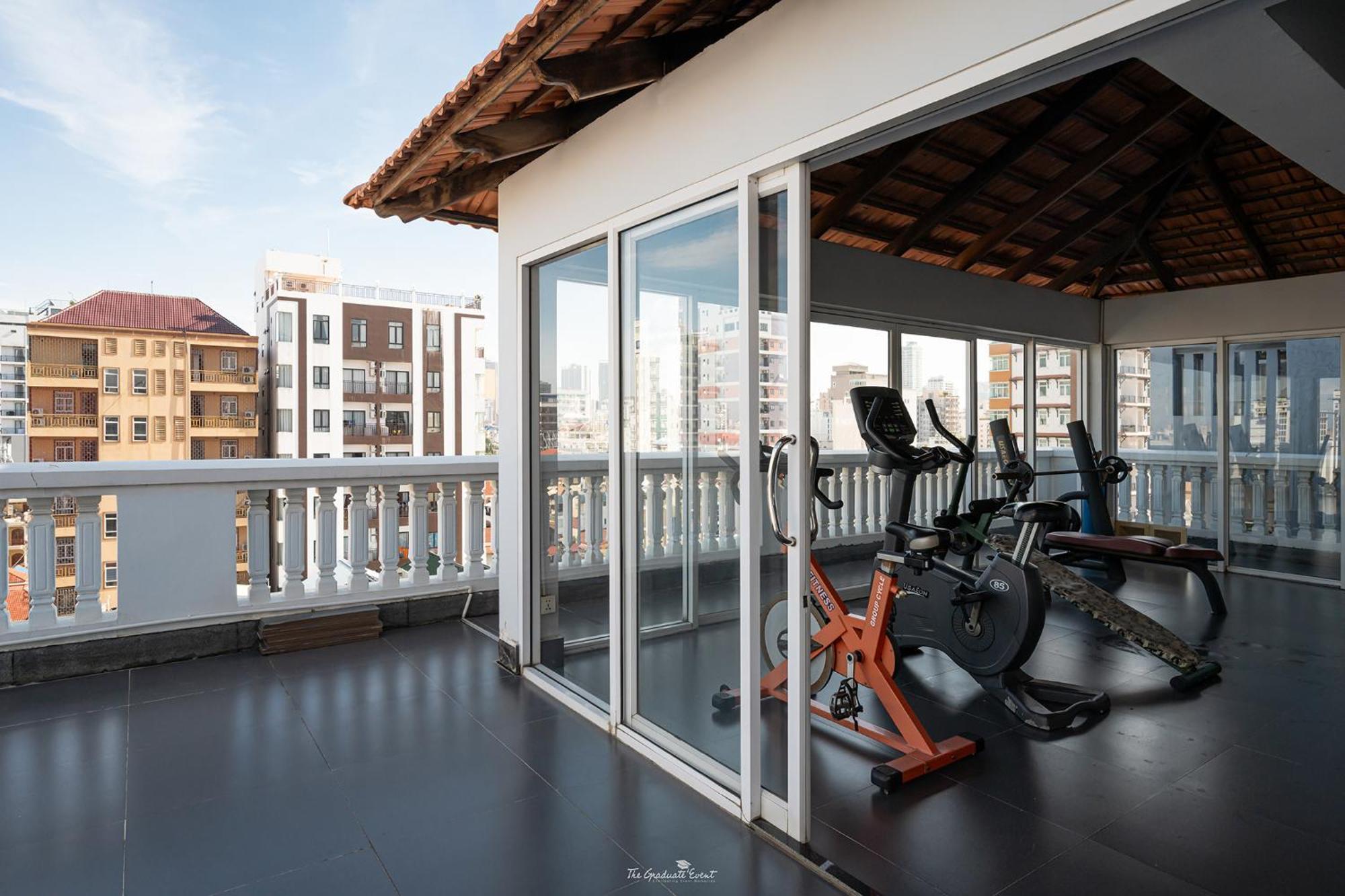 E&V Apartment Phnom Penh Exterior photo